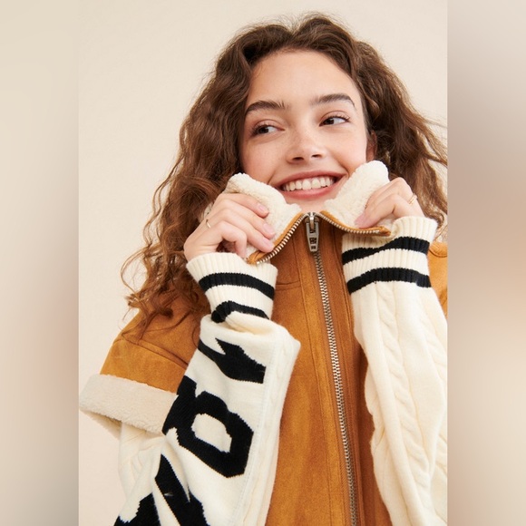 BLANK NYC Revolve Faux Fur Sherpa Cap Sleeve Vest Size L NWOT - Picture 3 of 6